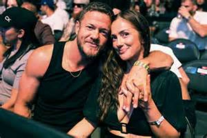 Dan Reynolds: Girlfriend, net worth, tattoos, smoking & body facts
